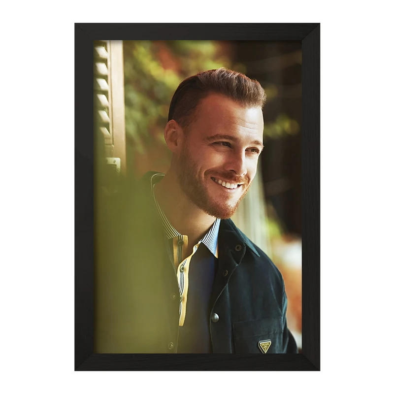 تابلو خندالو مدل کرم بورسین (Kerem Bürsin) کد F10230