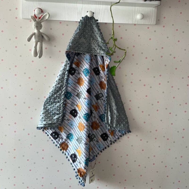 پتو کودک مدل هیولاها و راه راه سایز 75x75 سانتی متر