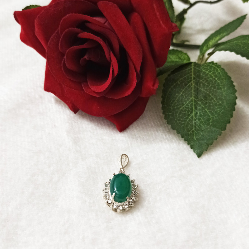 آویز گردنبند نقره زنانه سلین کالا مدل عقیق یشم کد ce-agh