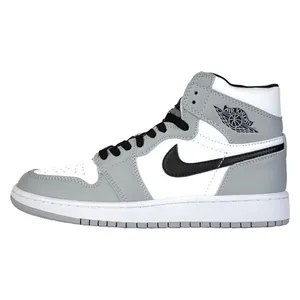 کفش مخصوص دویدن مدل Air Jordan 1 Mid Light Smoke