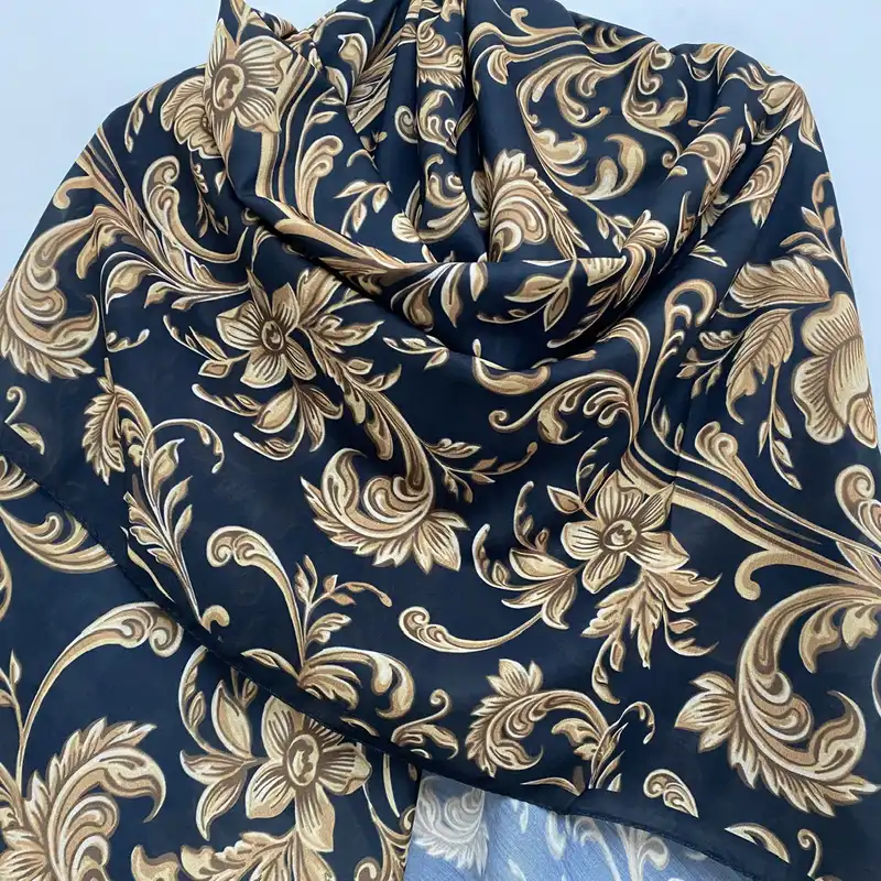 روسری زنانه مدل نخ چهارفصل منگوله دار کد 963