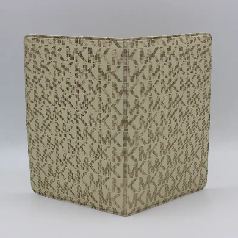 جلد پاسپورت مدل A449