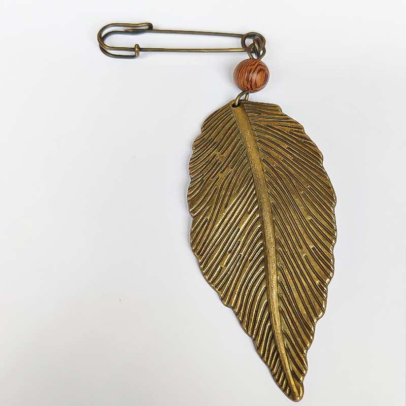 سنجاق سینه زنانه مدل برگ