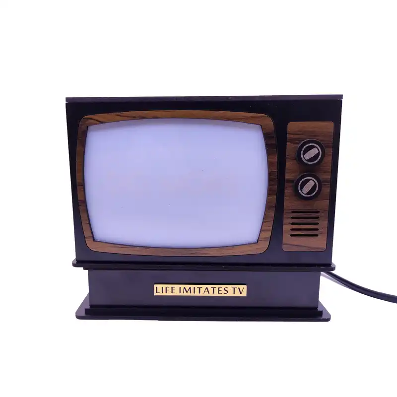 چراغ خواب مدل تلویزیون قدیمی رترو