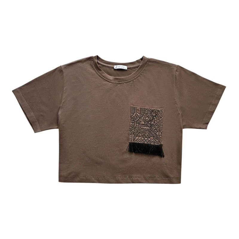 کراپ‌ تی‌شرت آستین کوتاه زنانه ایپلیک زی مدل جیب گلدوزی کد IP13.3