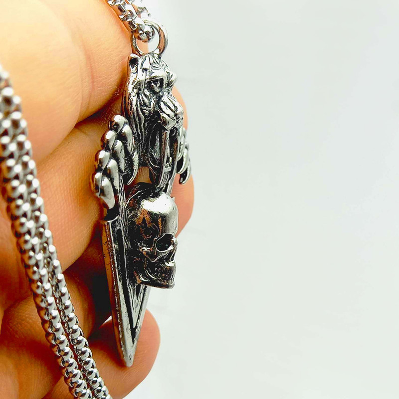 گردنبند مردانه طرح محافظ جمجمه مدل ویتالی کد 828GAM