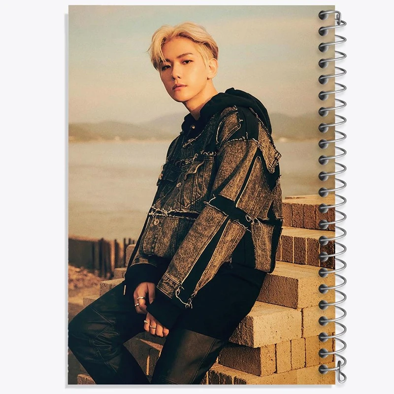 دفتر ژورنال نویسی 50 برگ خندالو مدل نقطه ای طرح بکهیون گروه اکسو EXO کد 13624