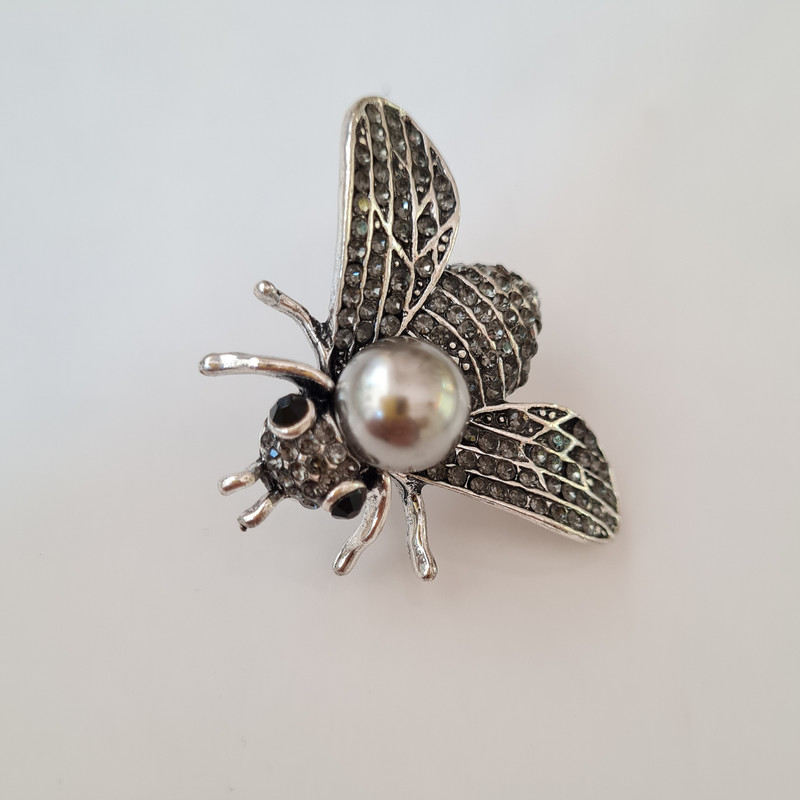 سنجاق سینه دخترانه فشن مدل زنبور سنجاق سینه دخترانه فشن مدل زنبور