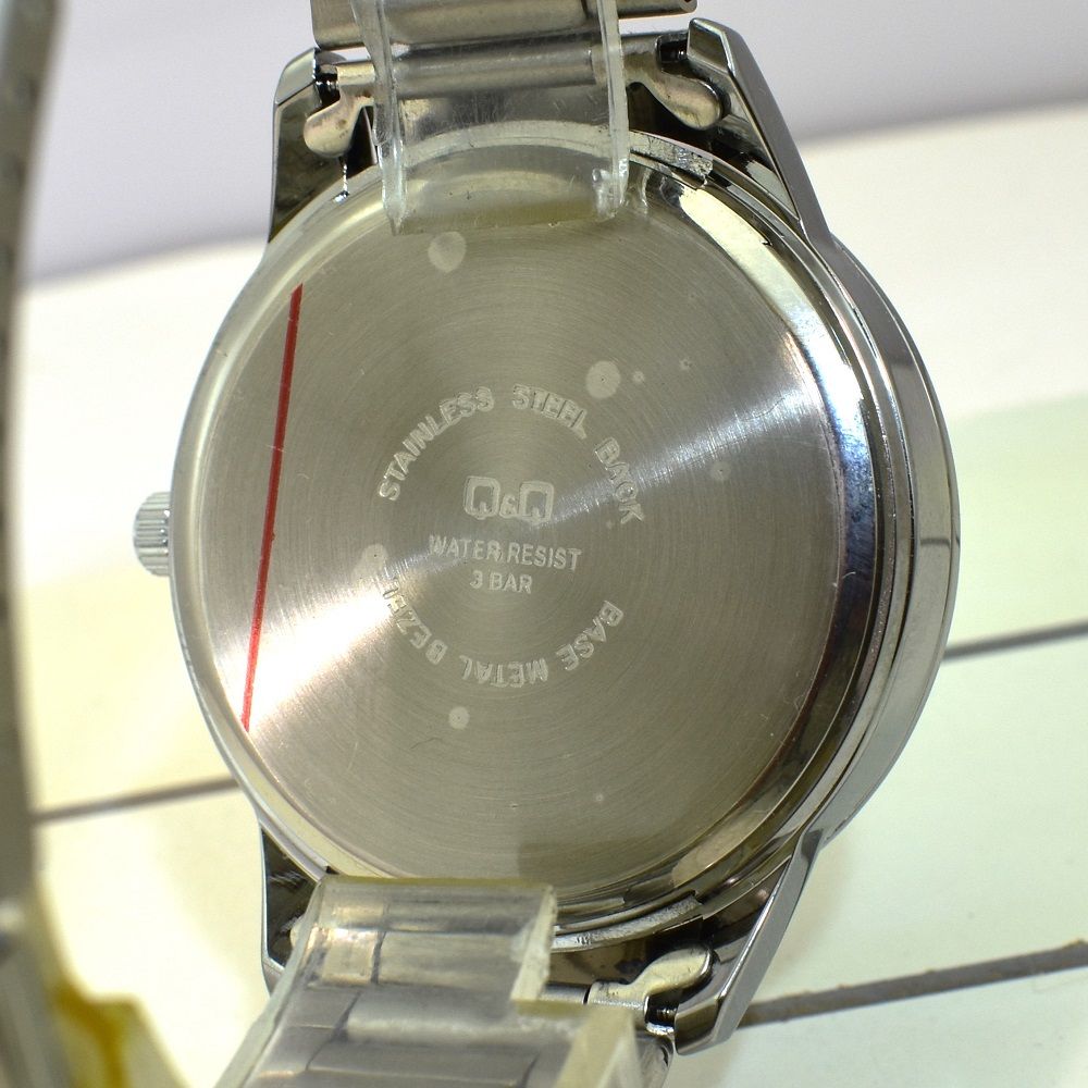 ساعت مچی عقربه‌ای مردانه کیو اند کیو مدل QA48J212Y -  - 10