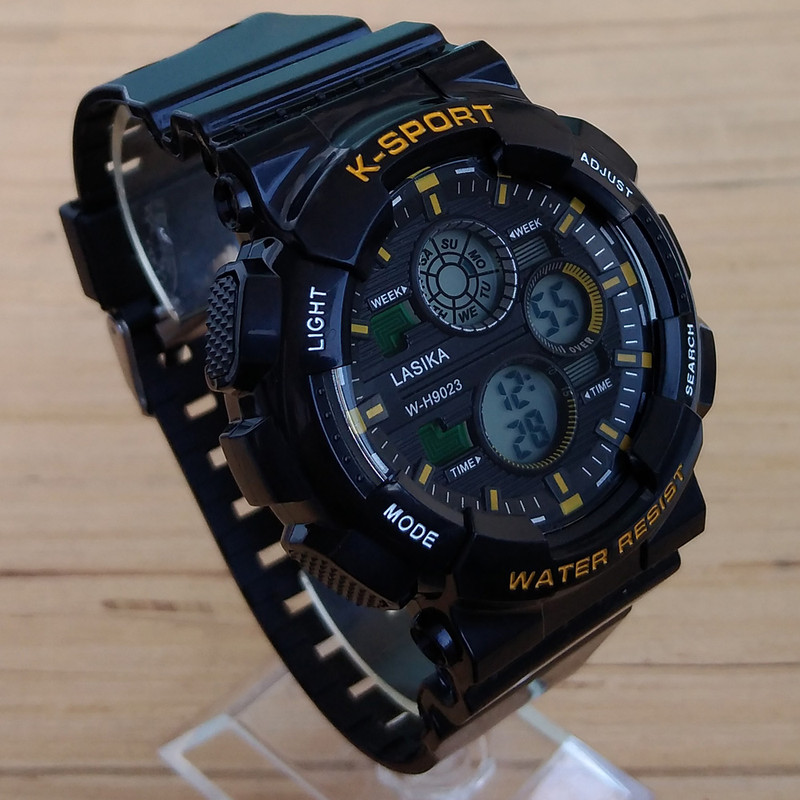 ساعت مچی دیجیتال پسرانه مدل اسپرت کد W-H7021-YLO ساعت مچی دیجیتال پسرانه مدل اسپرت کد W-H7021-YLO