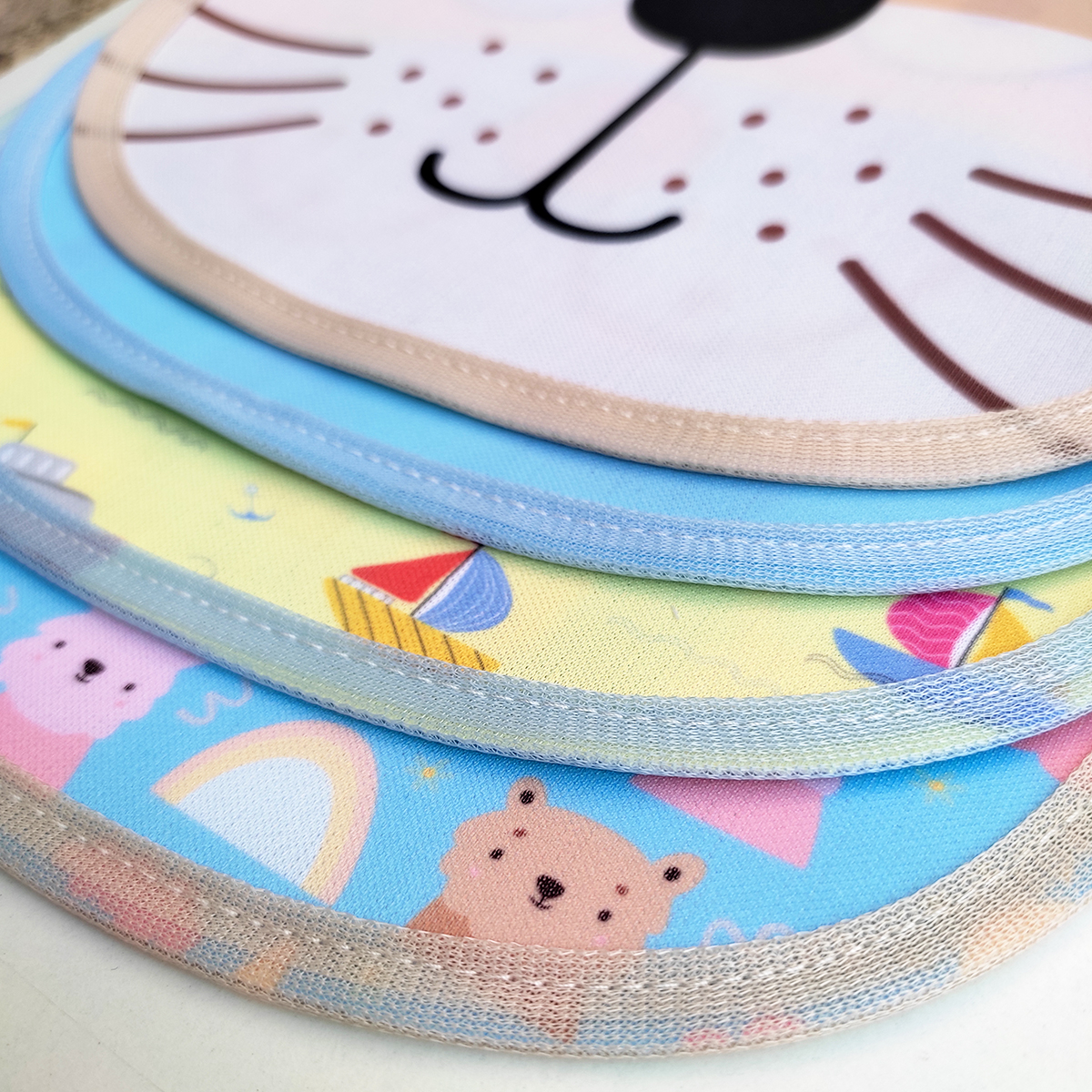 پیش بند نوزادی مدل بند دار بسته 4 عددی