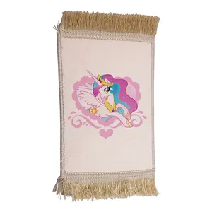 فرش ماشینی دیوارکوب مدل یونیکورن کد 39