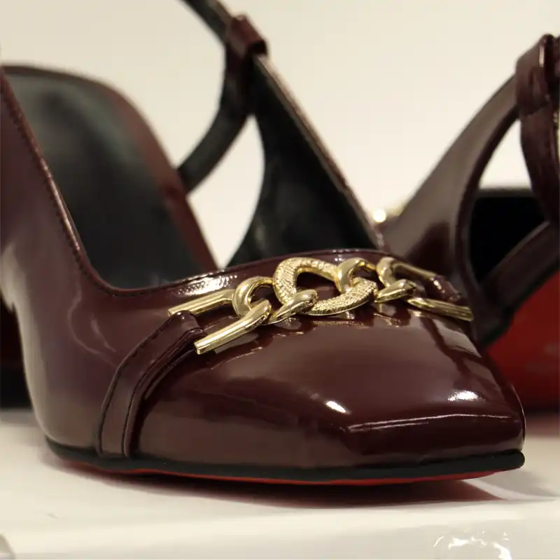 کفش زنانه مدل شاخدار سگک دار