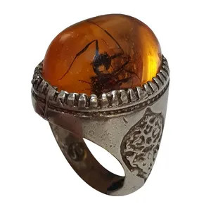 انگشتر نقره مردانه مدل کهربا مورچه دار KM221240