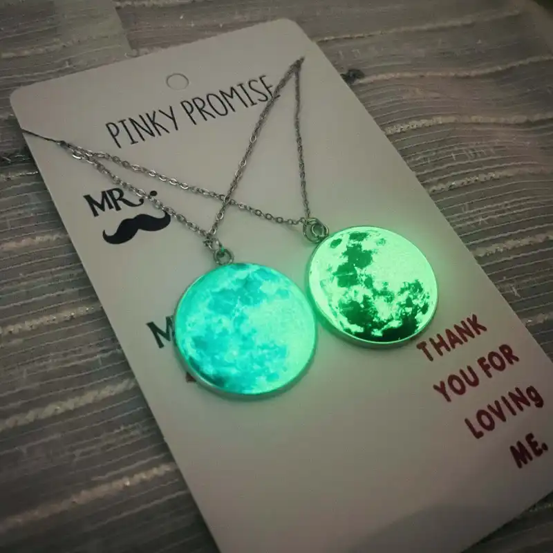 گردنبند مدل ماه شب تاب کد 033 مجموعه 2 عددی