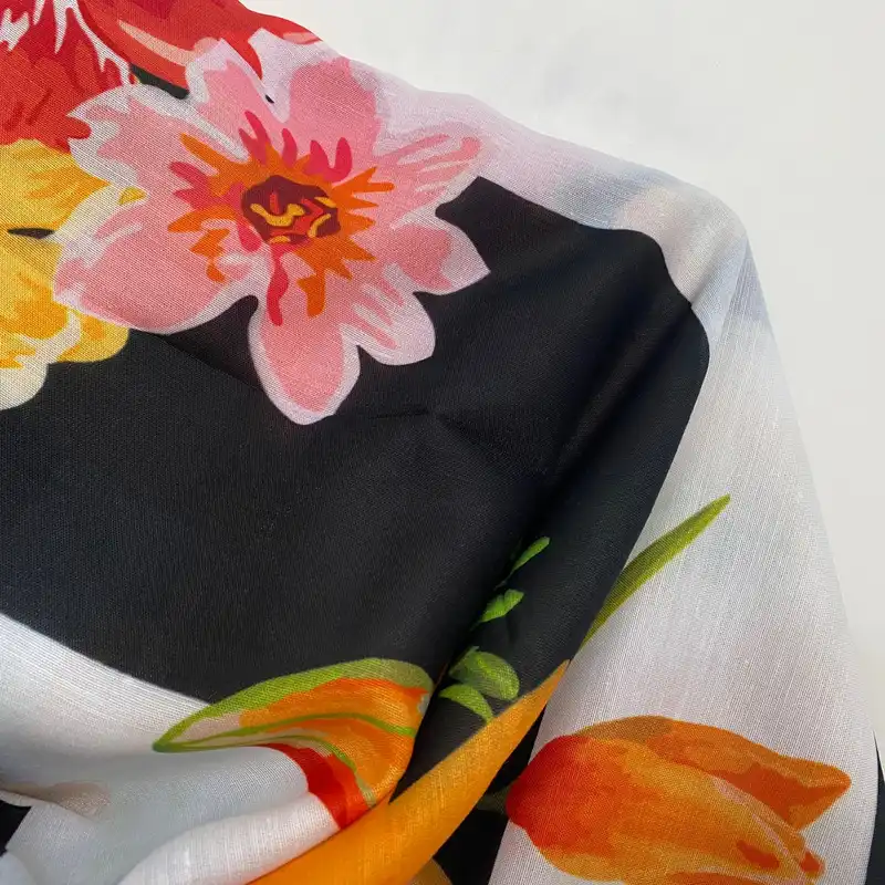 روسری زنانه مدل نخی چهارفصل قواره بزرگ کد 1423