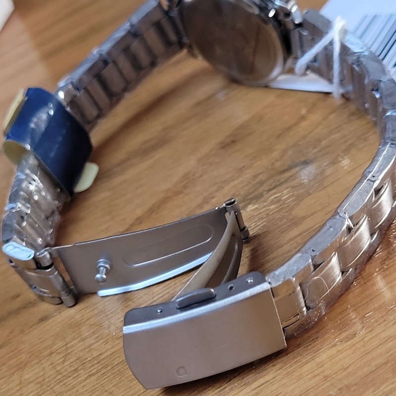 ساعت مچی عقربه ای زنانه مدل کلاسیک CA ساعت مچی عقربه ای زنانه مدل کلاسیک CA