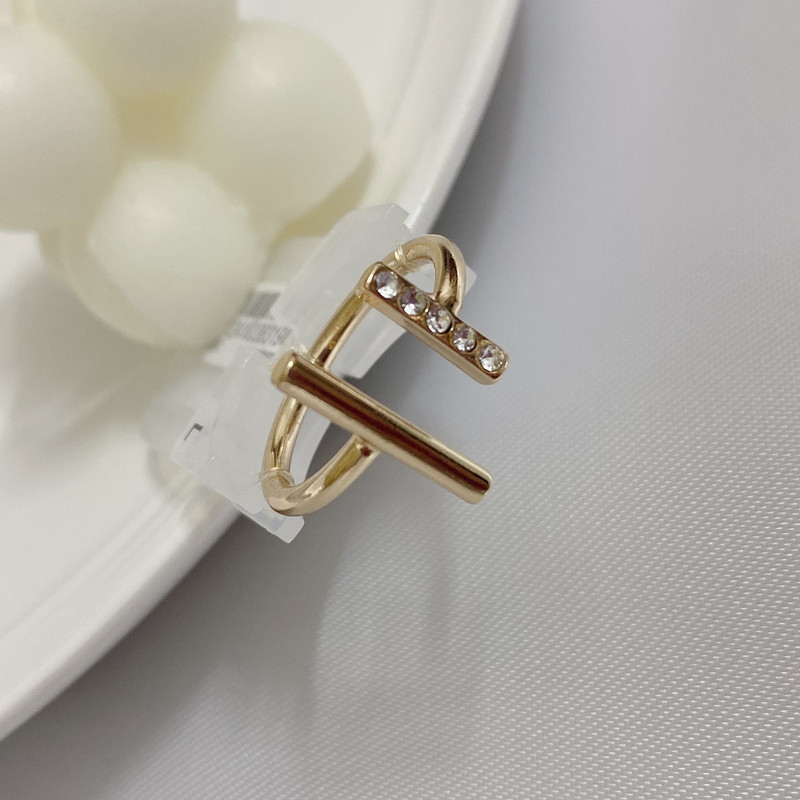 انگشتر زنانه مدل نگینی انگشتر زنانه مدل نگینی