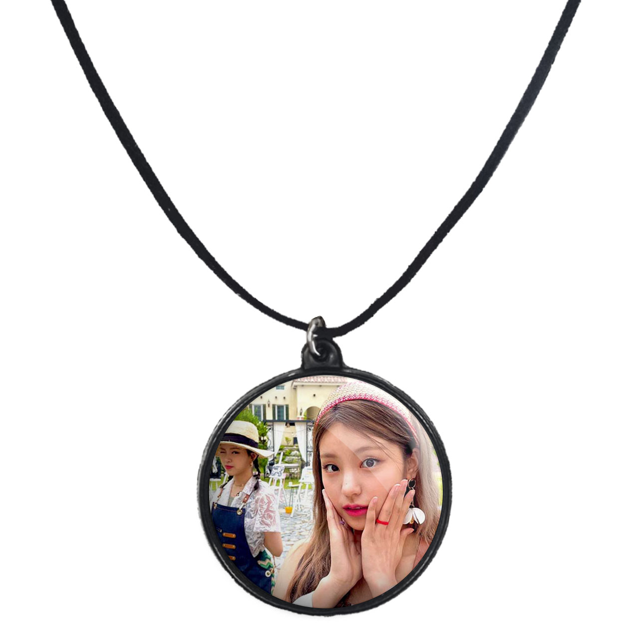 گردنبند پرمانه طرح گروه موسیقی ایتزی کد pmb.13145 مدل دو طرفه