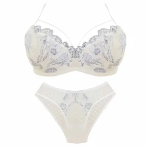 ست شورت و سوتین زنانه غوغا مدل عروس mn-0102