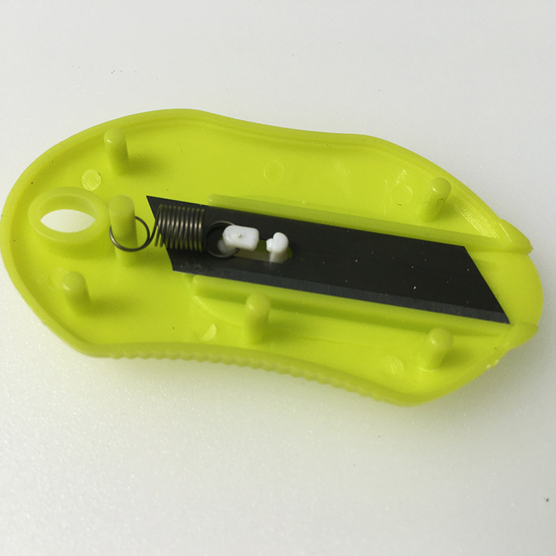 کاتر مدل فنر دار ایمنی کد Safety611 کاتر مدل فنر دار ایمنی کد Safety611