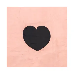 ملحفه آدنو مدل قلب کد CH65 دونفره سایز 240x250 سانتی متر