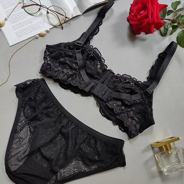 ست شورت و سوتین زنانه شارمین مدل شاخکدار کد ZP70.1