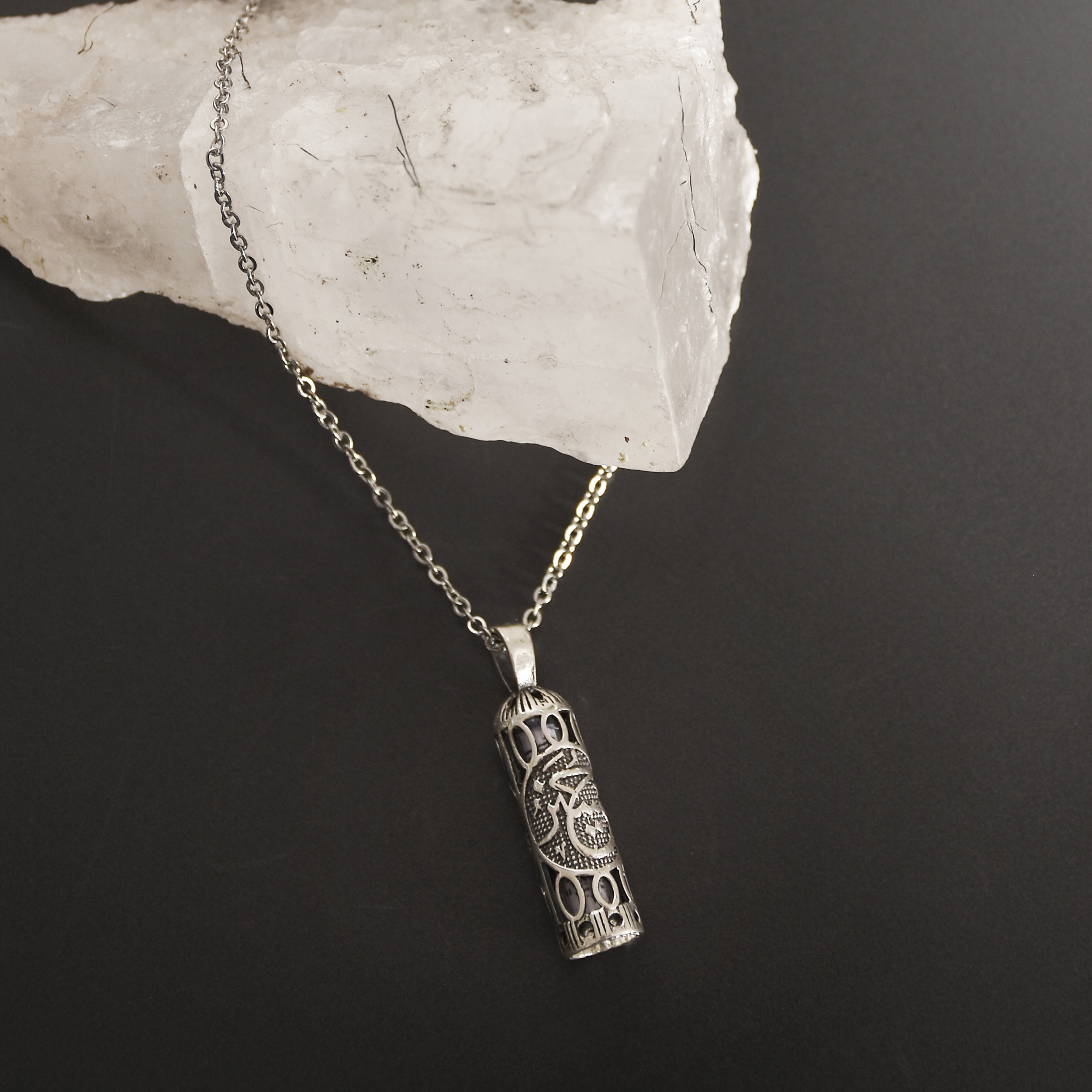 آویز گردنبند نقره مدل نقره جات لطفی کد JHN04 آویز گردنبند نقره مدل نقره جات لطفی کد JHN04