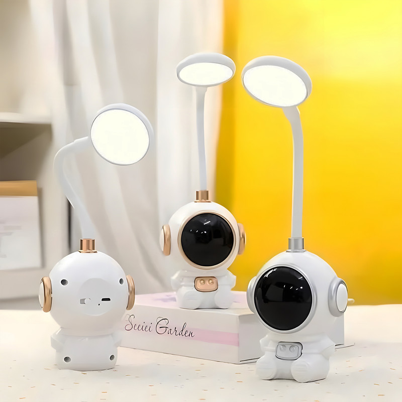 چراغ مطالعه مدل فانتزی شارژی طرح فضانورد کد cs310