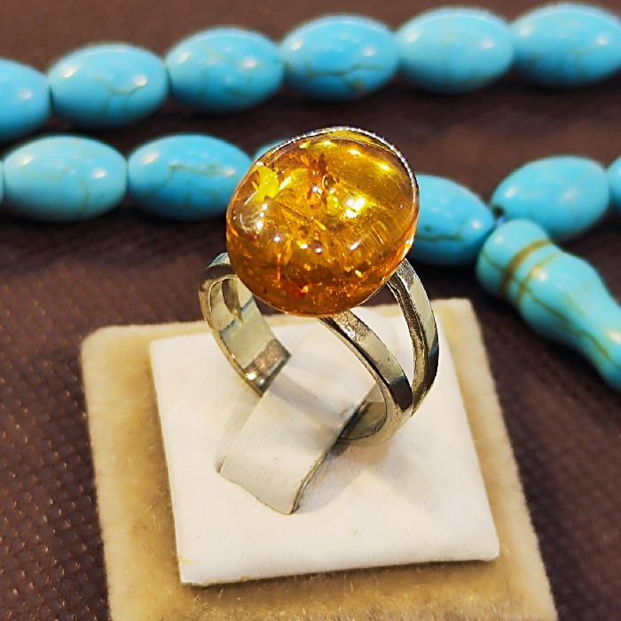 انگشتر نقره زنانه مدل سنگ کهربا کد 553 انگشتر نقره زنانه مدل سنگ کهربا کد 553