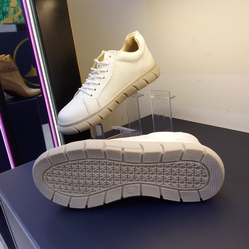 کفش طبی زنانه مدل Goyt