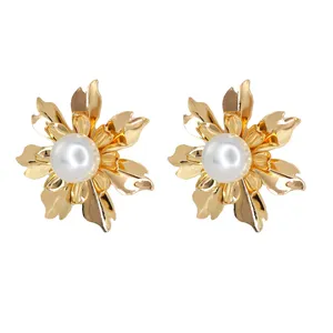 گوشواره میخی زنانه زودیکا مدل گل کد AAC1146