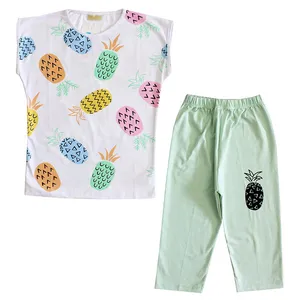 ست تی شرت و شلوارک دخترانه مدل آناناس رنگ سبز