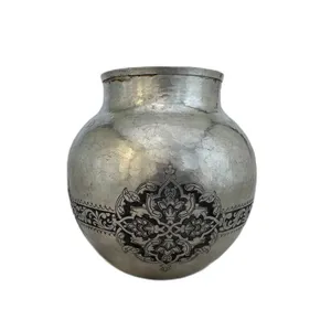 گلدان قلمزنی مسی مدل کوزه کوتاه ۲۴۳۴