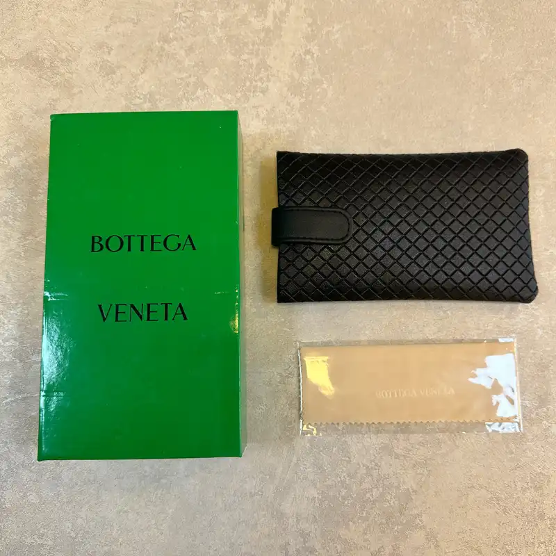 عینک آفتابی بوتگا ونتا مدل BV1007SK 001