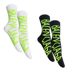 جوراب ورزشی مردانه مدل پنبه کش اسپرت شبرنگ مجموعه 2 عددی