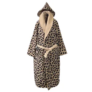 حوله پالتویی صفاهوم مدل پلنگی سایز 125 