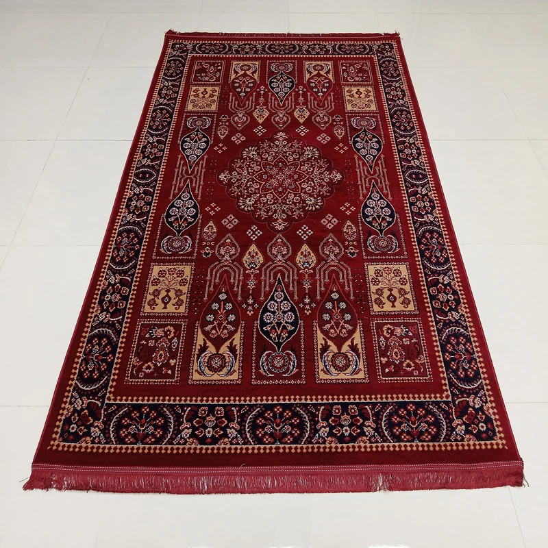 عکس شماره 2 : فرش ماشینی 500 شانه ستاره طلایی ملت زمینه لاکی حاشیه لاکی مدل بلوچ 112