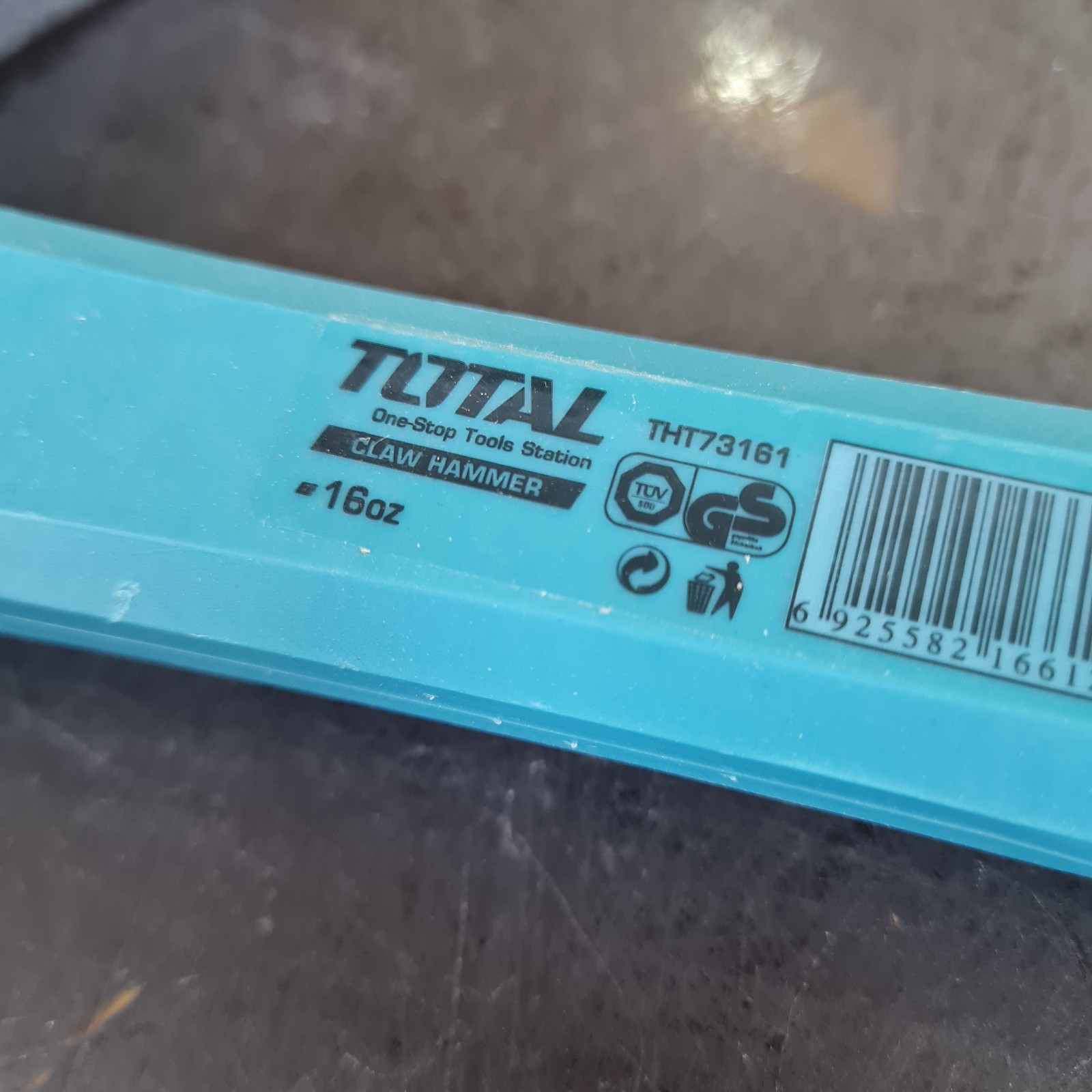 چکش توتال مدل THT73161 وزن 720 گرم چکش توتال مدل THT73161 وزن 720 گرم