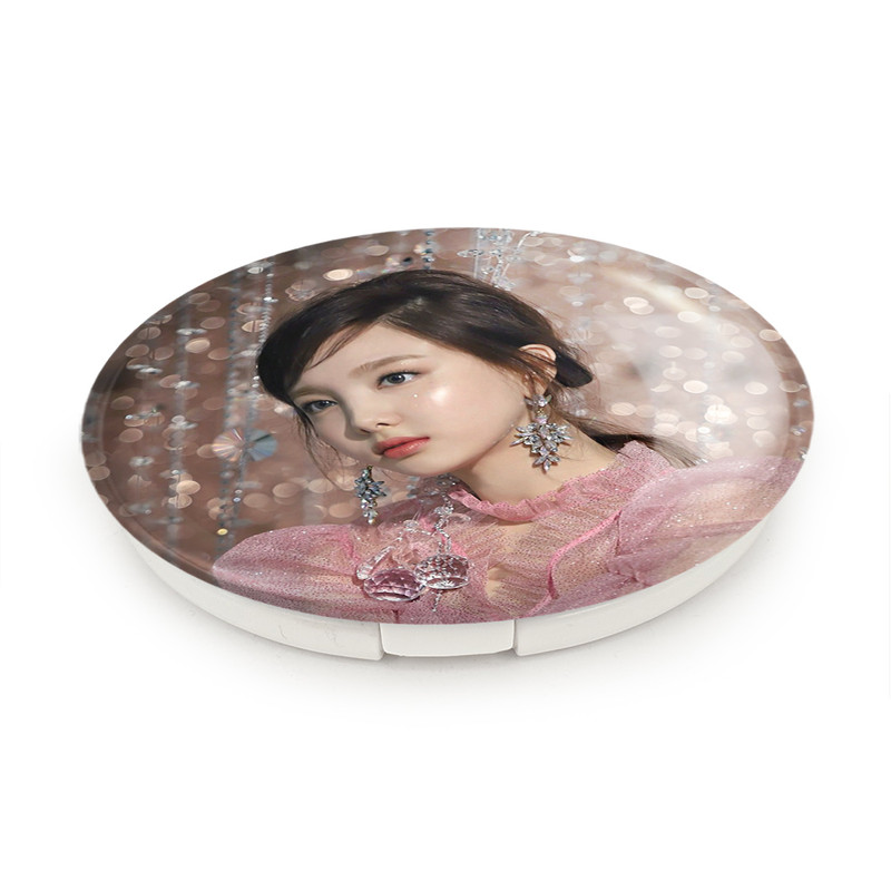 آینه جیبی خندالو طرح نایون گروه توایس TWICE مدل تاشو کد 19950