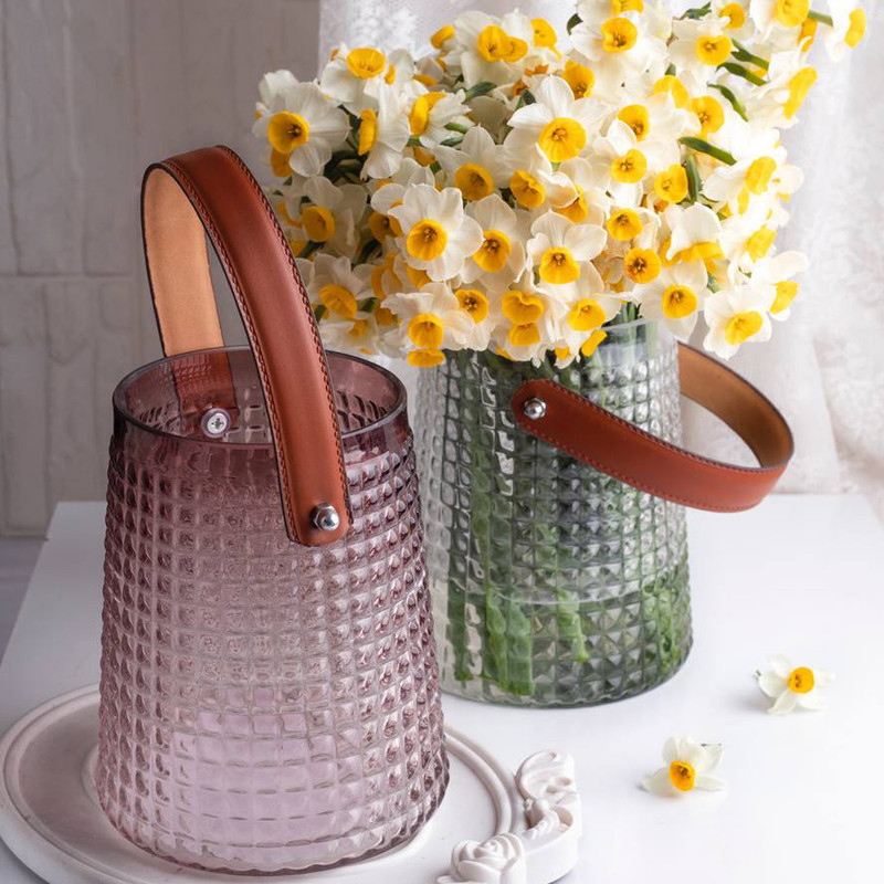 گلدان دکوری مدل هیراد دسته چرمی