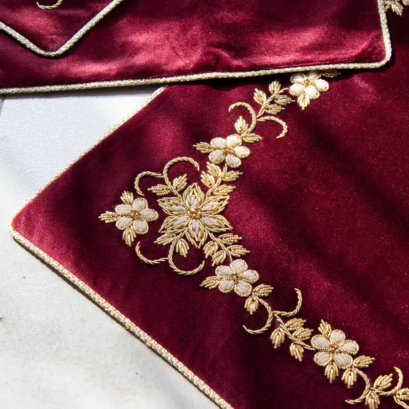 سجاده و جانماز سرمه دوزی مدل مخمل