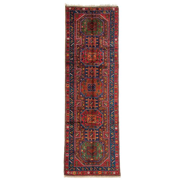فرش قدیمی دستباف کناره طول سه و نیم متر سی پرشیا کد 102104 فرش قدیمی دستباف کناره طول سه و نیم متر سی پرشیا کد 102104