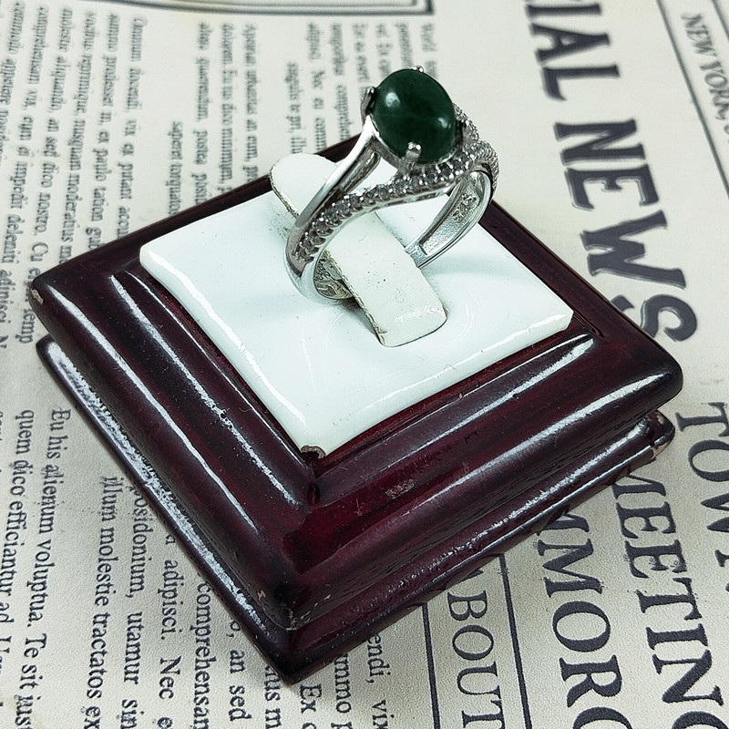 انگشتر نقره زنانه سلین کالا مدل عقیق یشم کد 110 انگشتر نقره زنانه سلین کالا مدل عقیق یشم کد 110