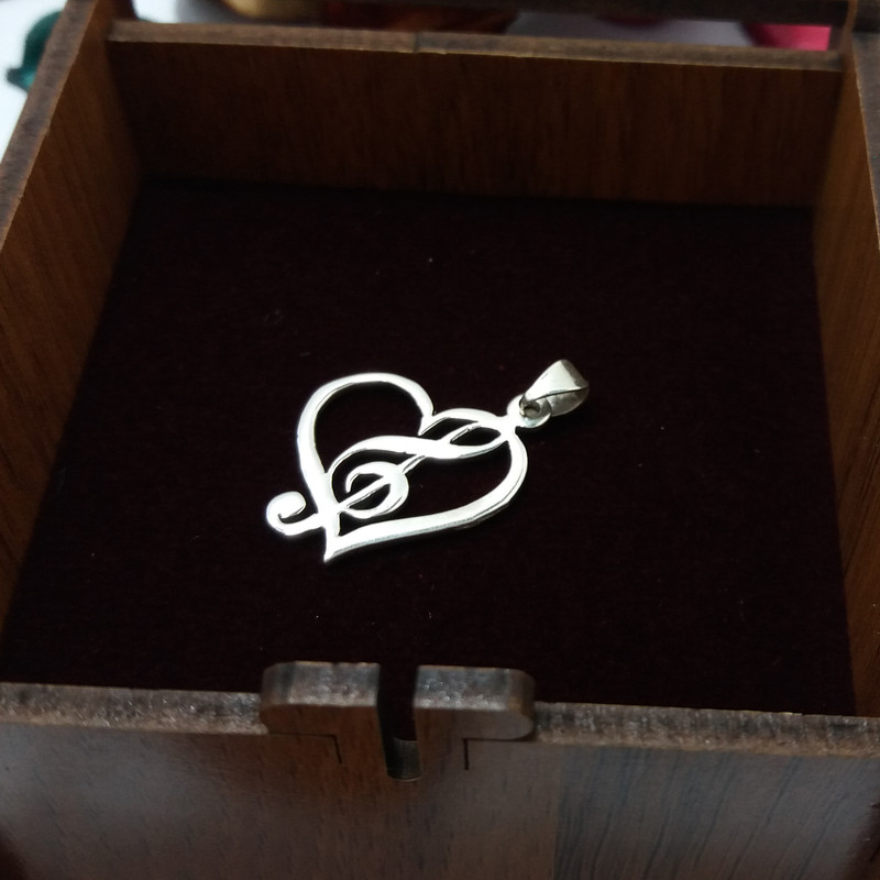 آویز گردنبند نقره زنانه مدل قلب با نت موسیقی