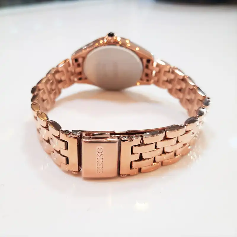 ساعت مچی عقربه ای زنانه سیکو مدل SUR396