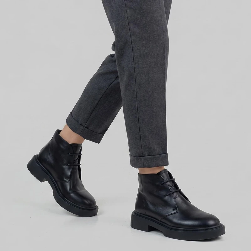 نیم بوت زنانه چرم مشهد مدل J2801-001-40