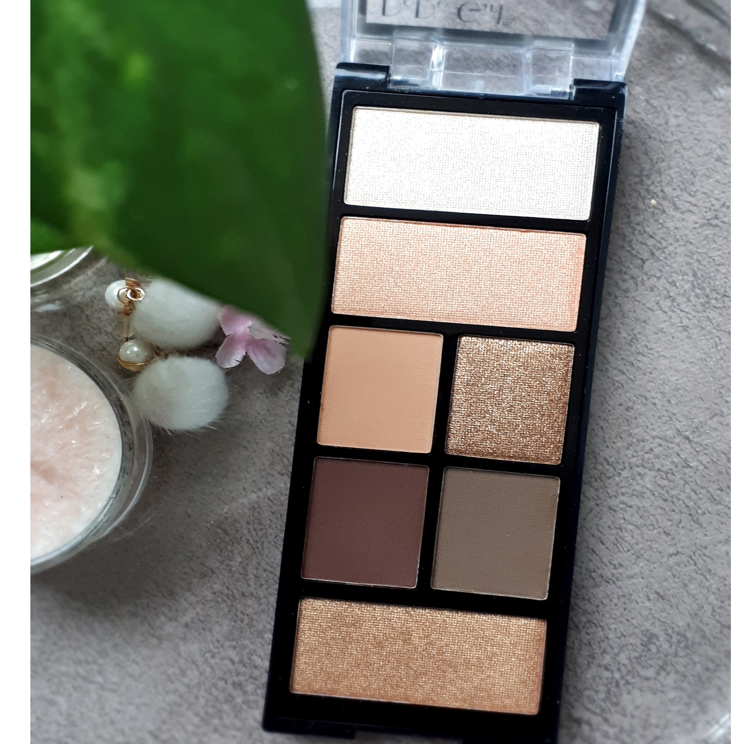 پالت سایه چشم دودو گرل مدل MAKEUP STUDIO شماره 01 پالت سایه چشم دودو گرل مدل MAKEUP STUDIO شماره 01