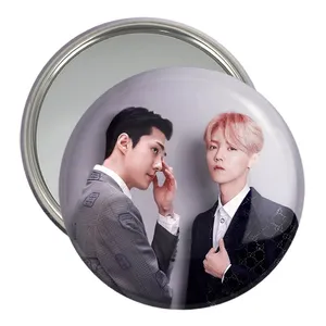 آینه جیبی خندالو مدل گروه اکسو EXO  کد 13578