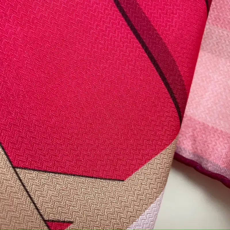 روسری زنانه مدل نخی پاییزه دور دست دوز کد 2222